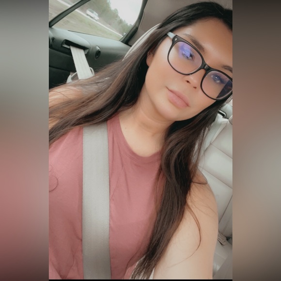 Meet your Posher, Andrea - Picture 1 of 1